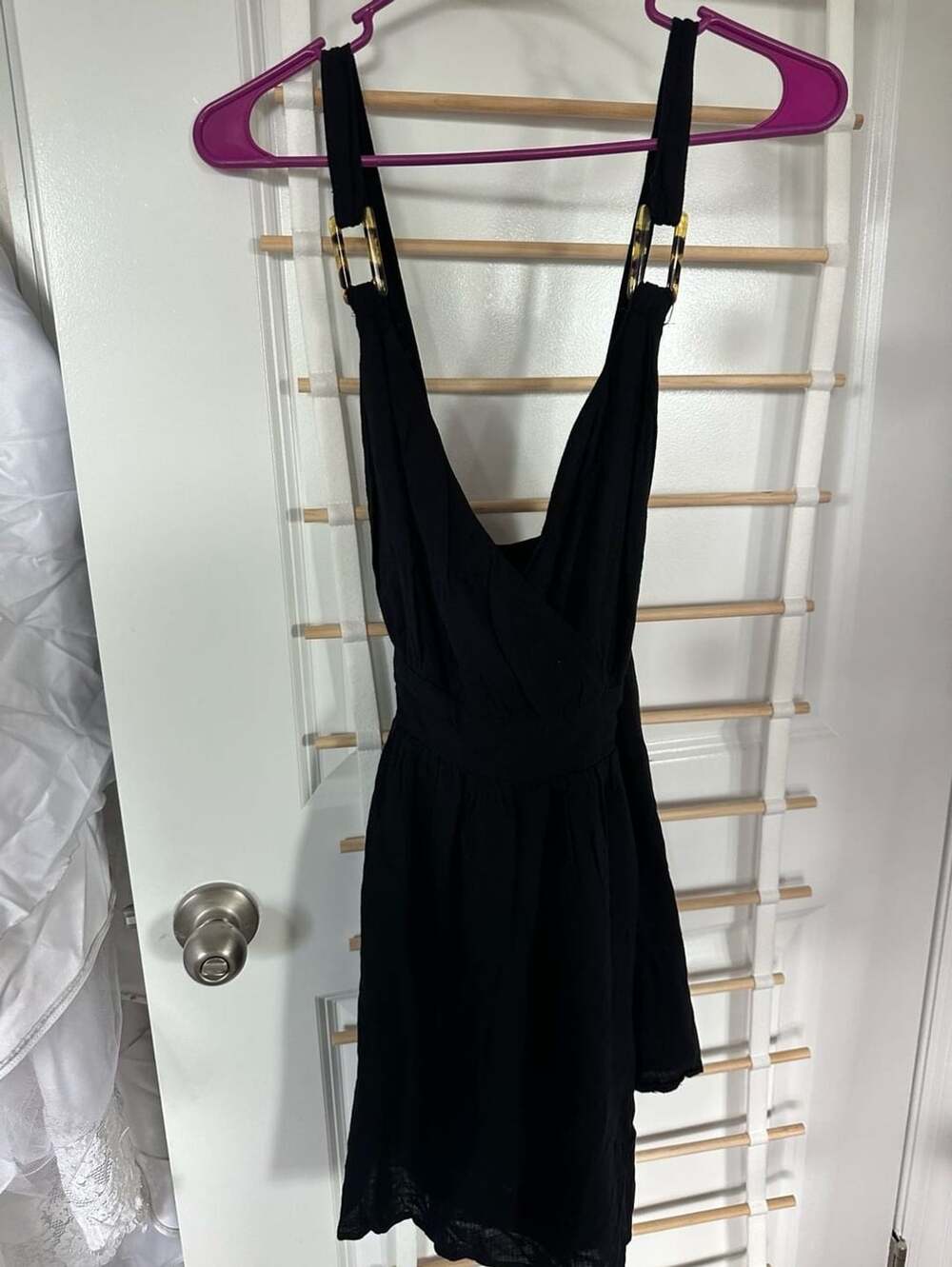Forever 21 Dress Size M Black Tortoise Ring Strap V-Neck Mini